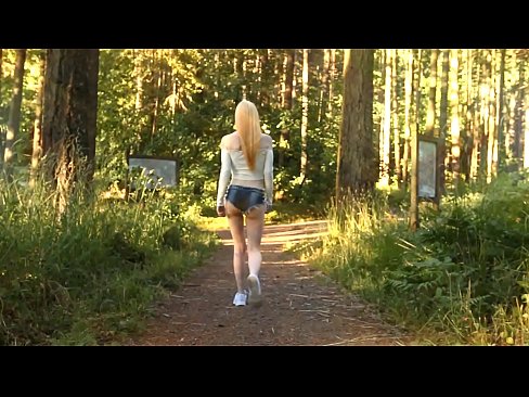 ❤️ Schöne Frau bewegt sich langsam, nicht nackt Video ☑ Just porn bei porn de.xxxdeutschepornos.ru ️❤