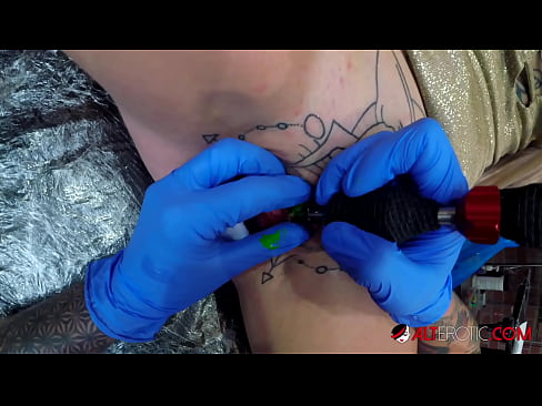 ❤️ Extrem tätowierte Hottie Sully Savage hat ein Tattoo auf ihrer Klitoris ☑ Just porn bei porn de.xxxdeutschepornos.ru ️❤